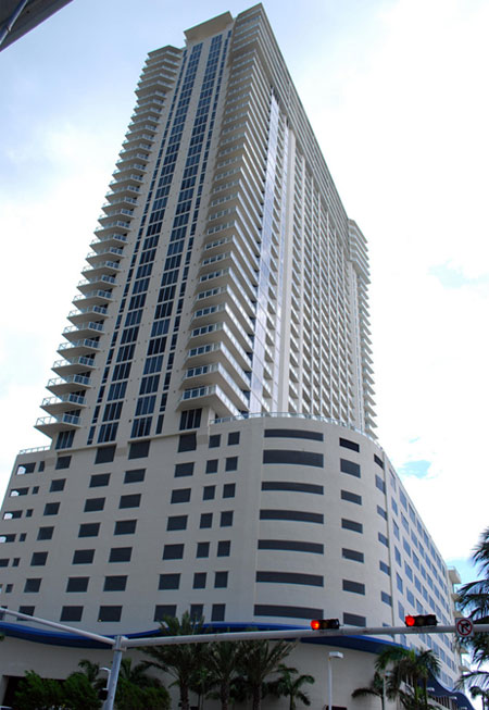 Sunny Isles Beach La Perla Condo