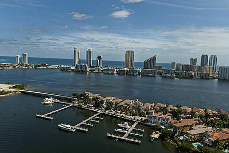 7000 Williams Island, Villa Marina, in Aventura for sale and rent