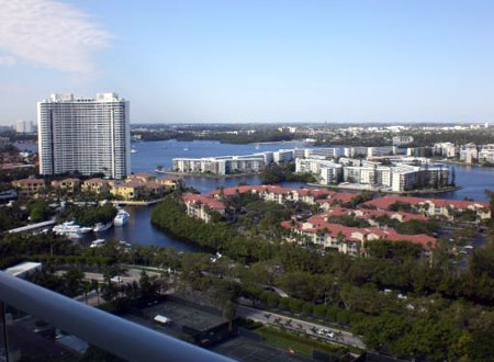 7000 Williams Island, Villa Marina, in Aventura for sale and rent