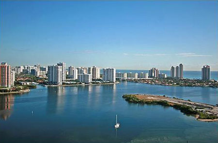 7000 Williams Island, Villa Marina, in Aventura for sale and rent