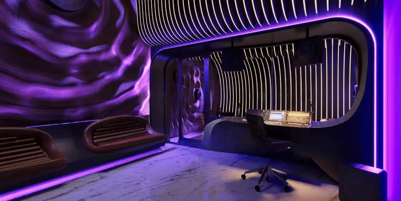 Mercedes-Benz Place, Miami