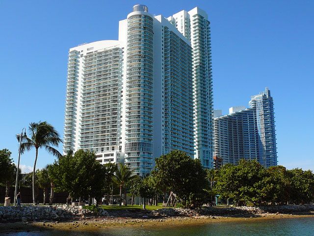 1800 Club apartments for sale and rent