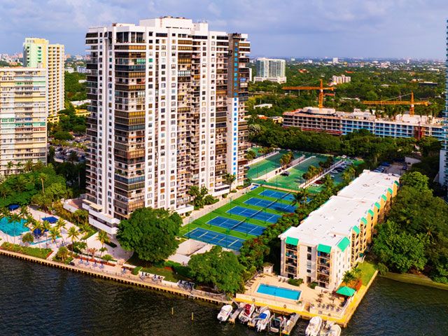 Brickell Bay Club apartments for sale and rent