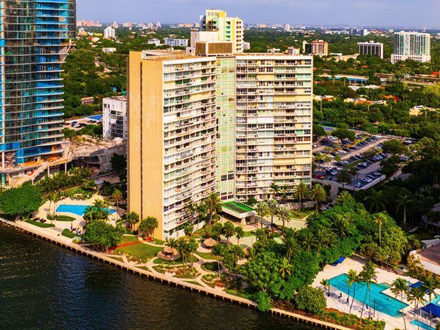 Brickell Townhouse apartments for sale and rent