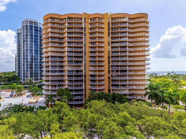 Grove Towers apartments for sale and rent