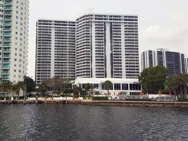 Hamptons West apartments for sale and rent