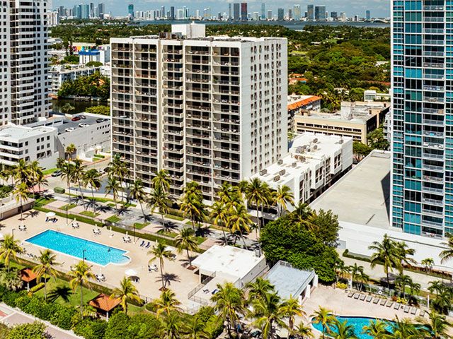 Oceanfront Plaza apartments for sale and rent
