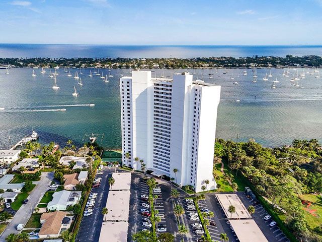 Placido Mar apartments for sale and rent