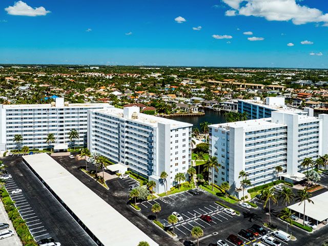 Seagate of Highland apartments for sale and rent