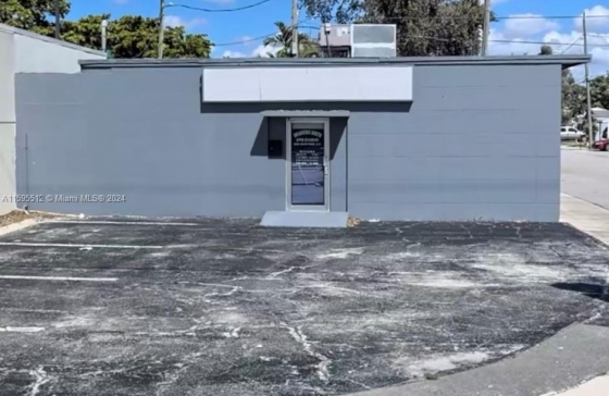 213 E Hallandale Beach Blvd #