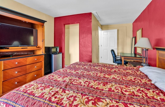 1290 S Federal Hwy #