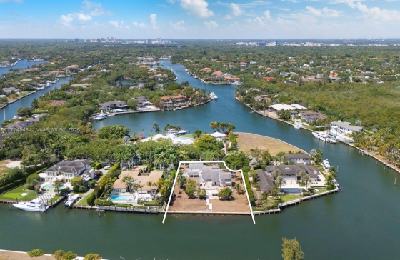 30  Leucadendra Dr #