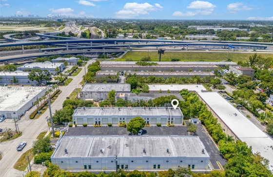 2937  Ravenswood Rd #9S