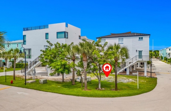 94825  Overseas Hwy #