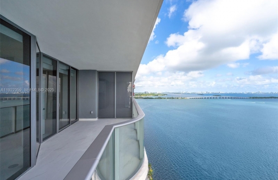 700 NE 24 Street #2003