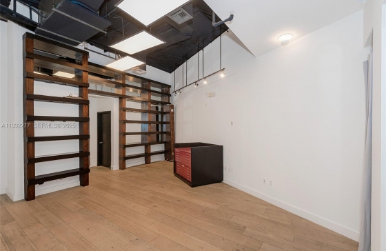 2030 S Douglas Rd #120