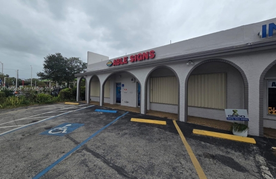 525 N State Road 7 #