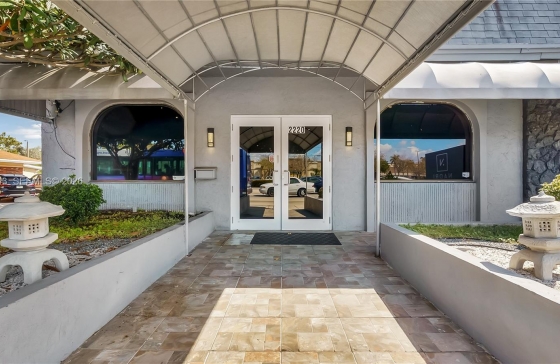 2220 N University Dr #