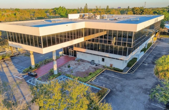 6067  Hollywood Blvd #