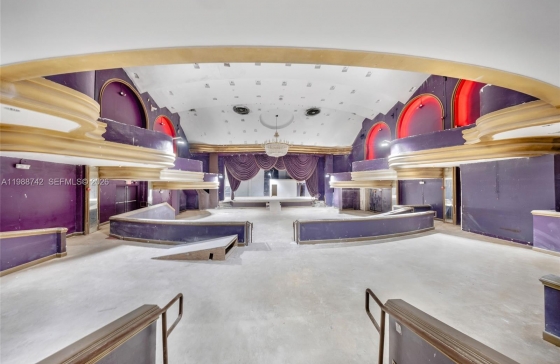 5445  Collins Ave #CU1