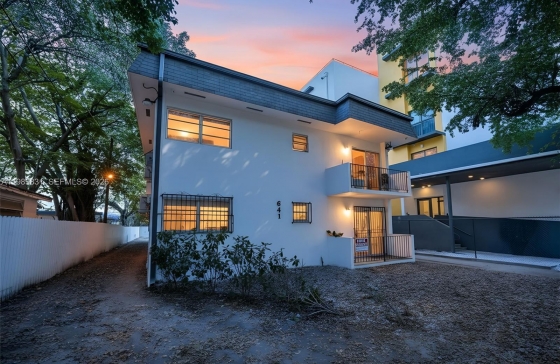 641 NW 2nd St #